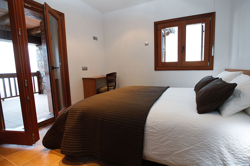 Pyrenees double room accommodation