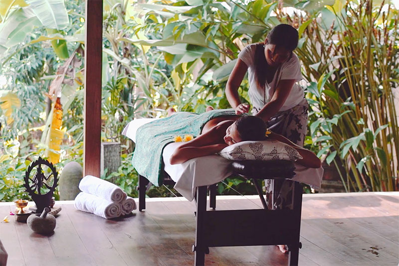 Bali retreat massage